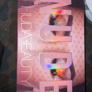 Nude Huda Beauty
